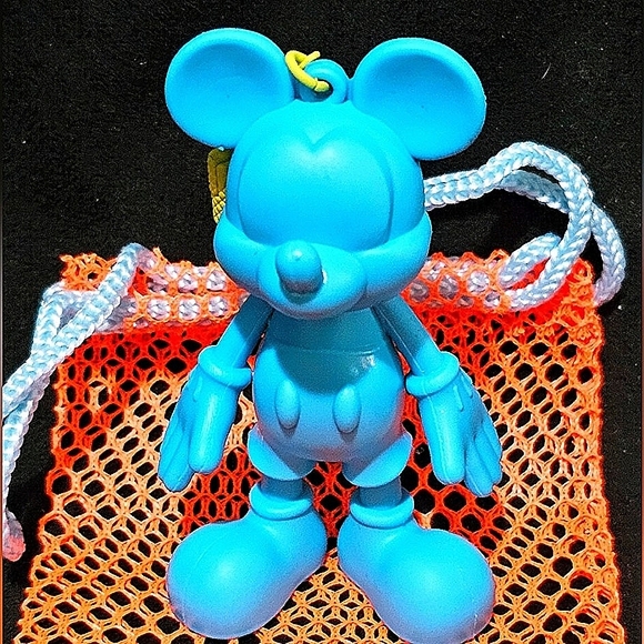 BAUBLEBAR - DISNEY SPORT EDITION MICKEY MOUSE BAG CHARM (NWT) - Picture 6 of 14